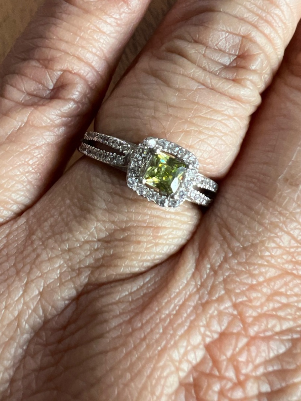 Silver Tone Green Peridot CZ Halo Ring Size 7 #79